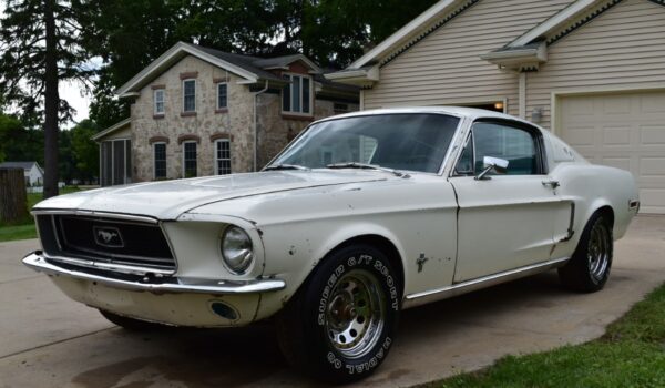 17 1968 Ford Mustang Fastback