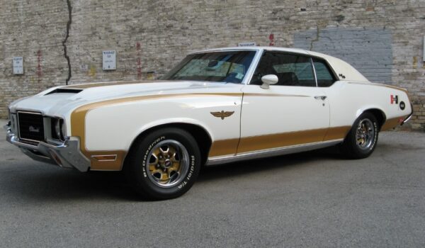 14 1972 Oldsmobile 442 Hurst Olds